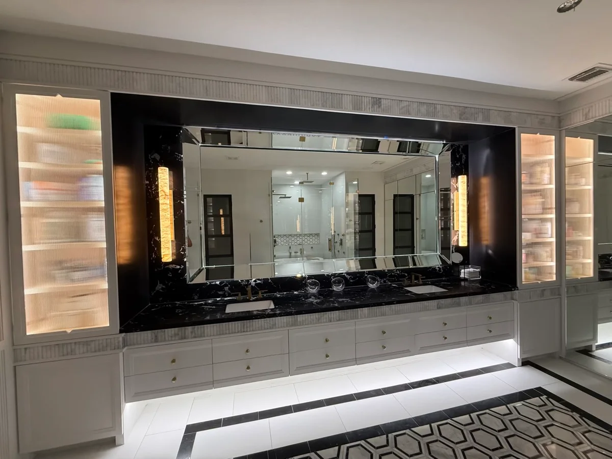 Beveled vanity mirror