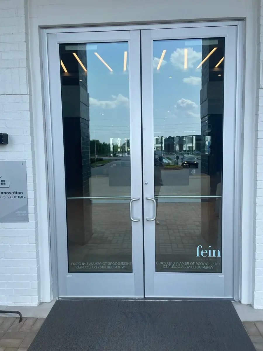 Store glass doors